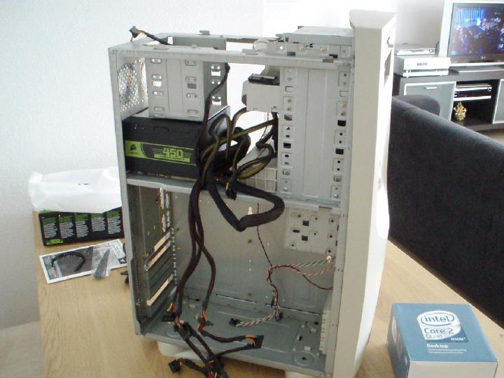 White box Q6600 build, image 4 of 26